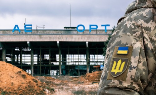 Зруйнований війною аеропорт Херсон у с.Чорнобаївка