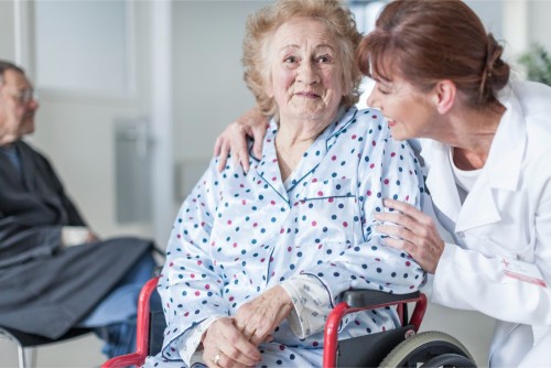 Уход за пациентами в доме престарелых