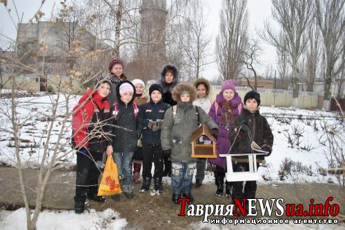 Ежегодная акция «Поможем зимующим птицам» проходит в Херсоне